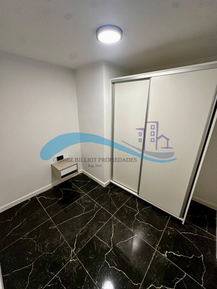 Departamento 3 ambientes con ventanal a la calle
