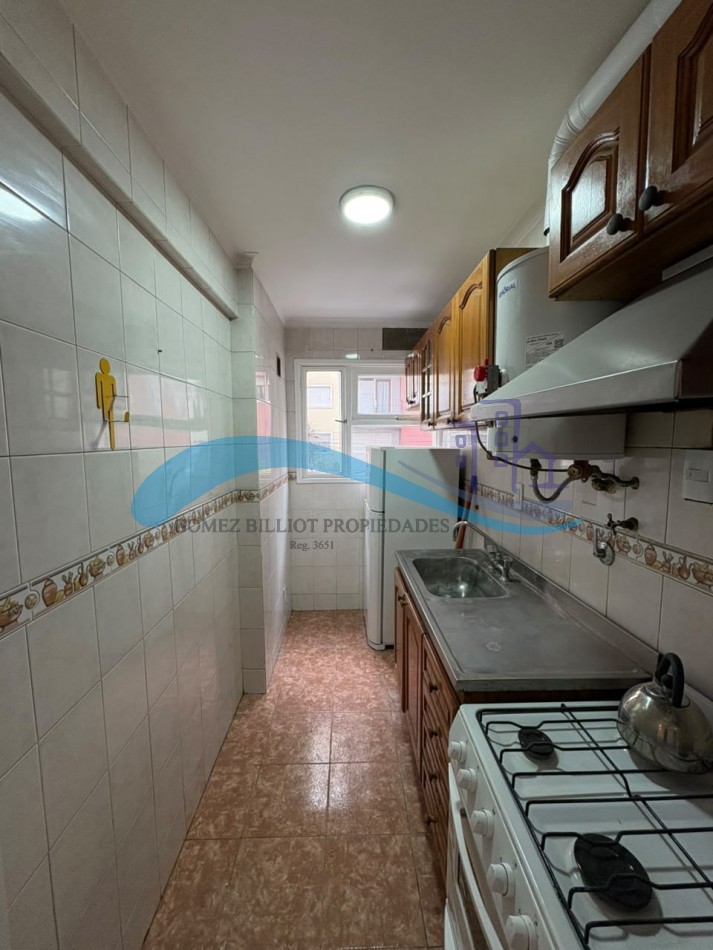 Departamento 2 ambientes con balcon a la calle