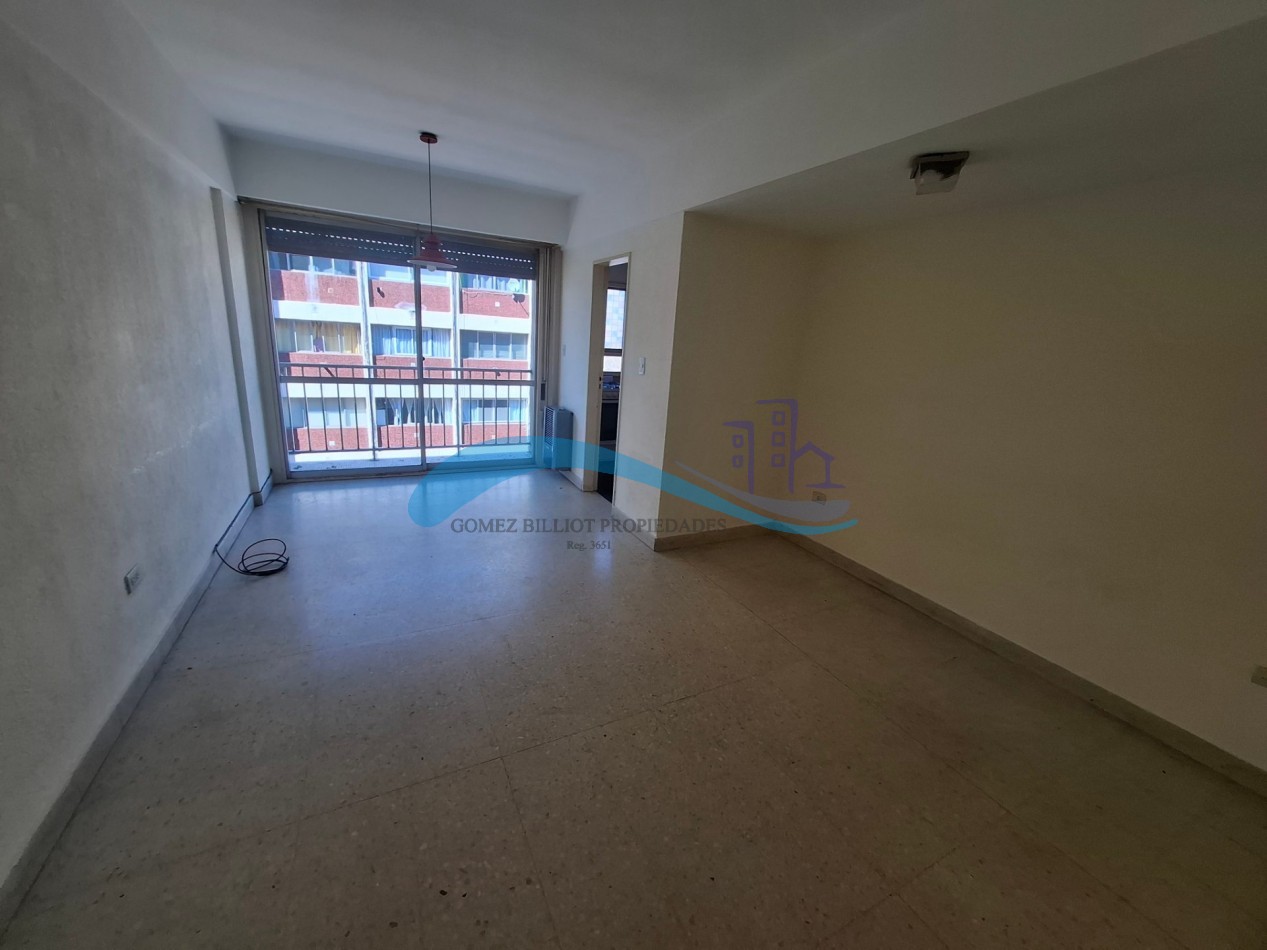 Alquiler 24 meses ambiente con balcon a la calle SIN EXPENSAS