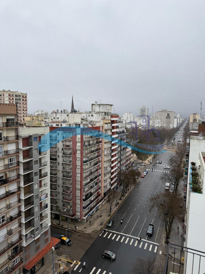 Departamento 3 ambientes a la calle con balcon