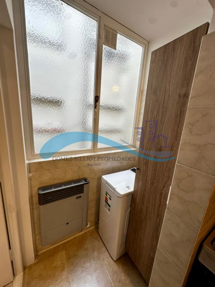 Departamento 2 ambientes con dependencia a la calle con balcon