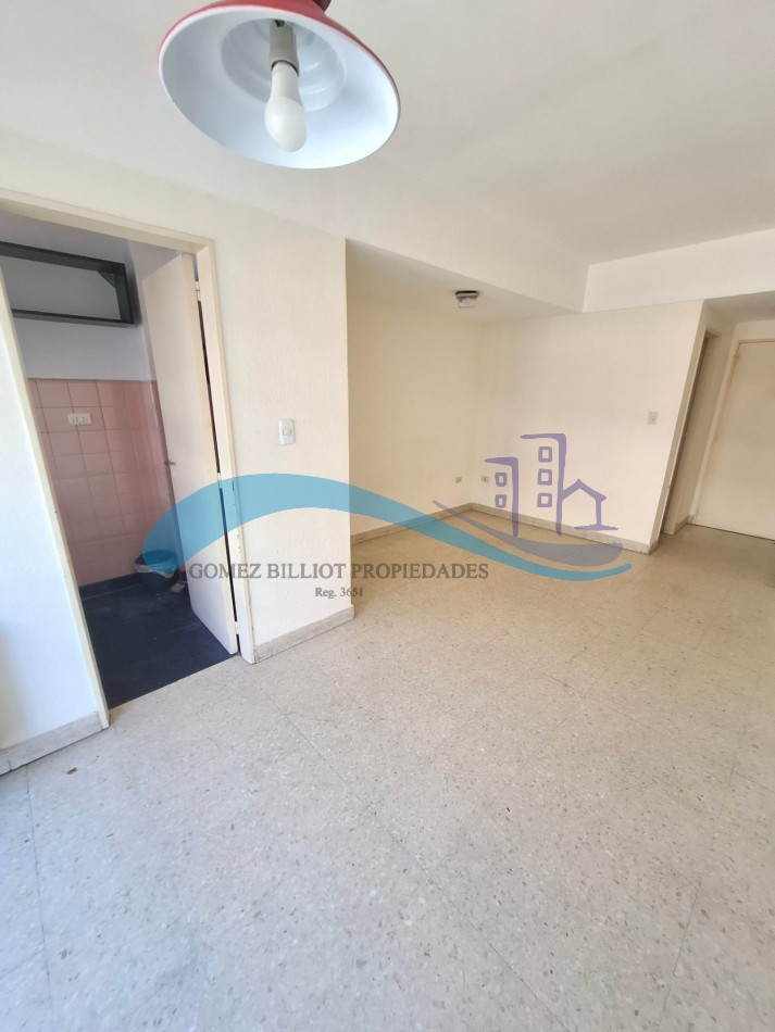Alquiler 24 meses ambiente con balcon a la calle SIN EXPENSAS