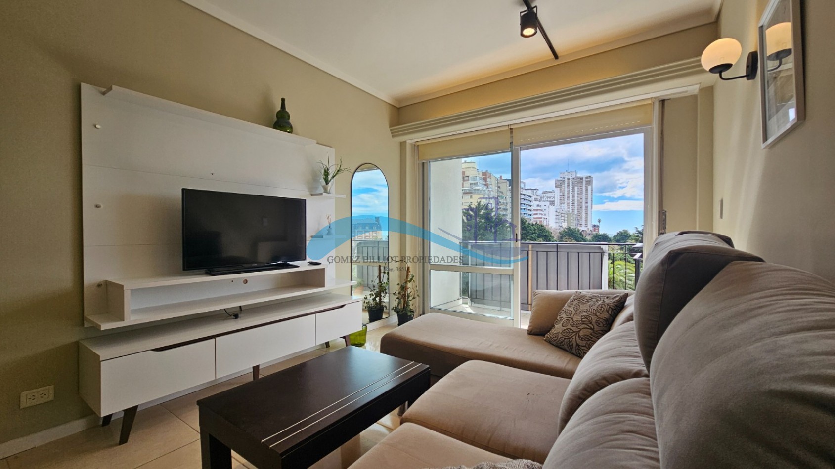 Departamento 2 ambientes en venta con balcon saliente