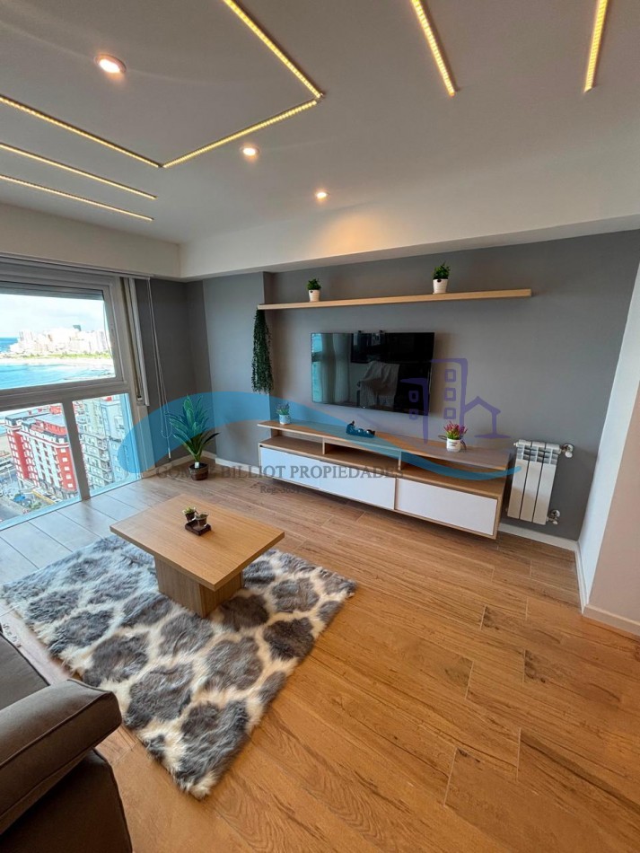 Departamento de 3 ambientes a la calle con balcon y vista al mar