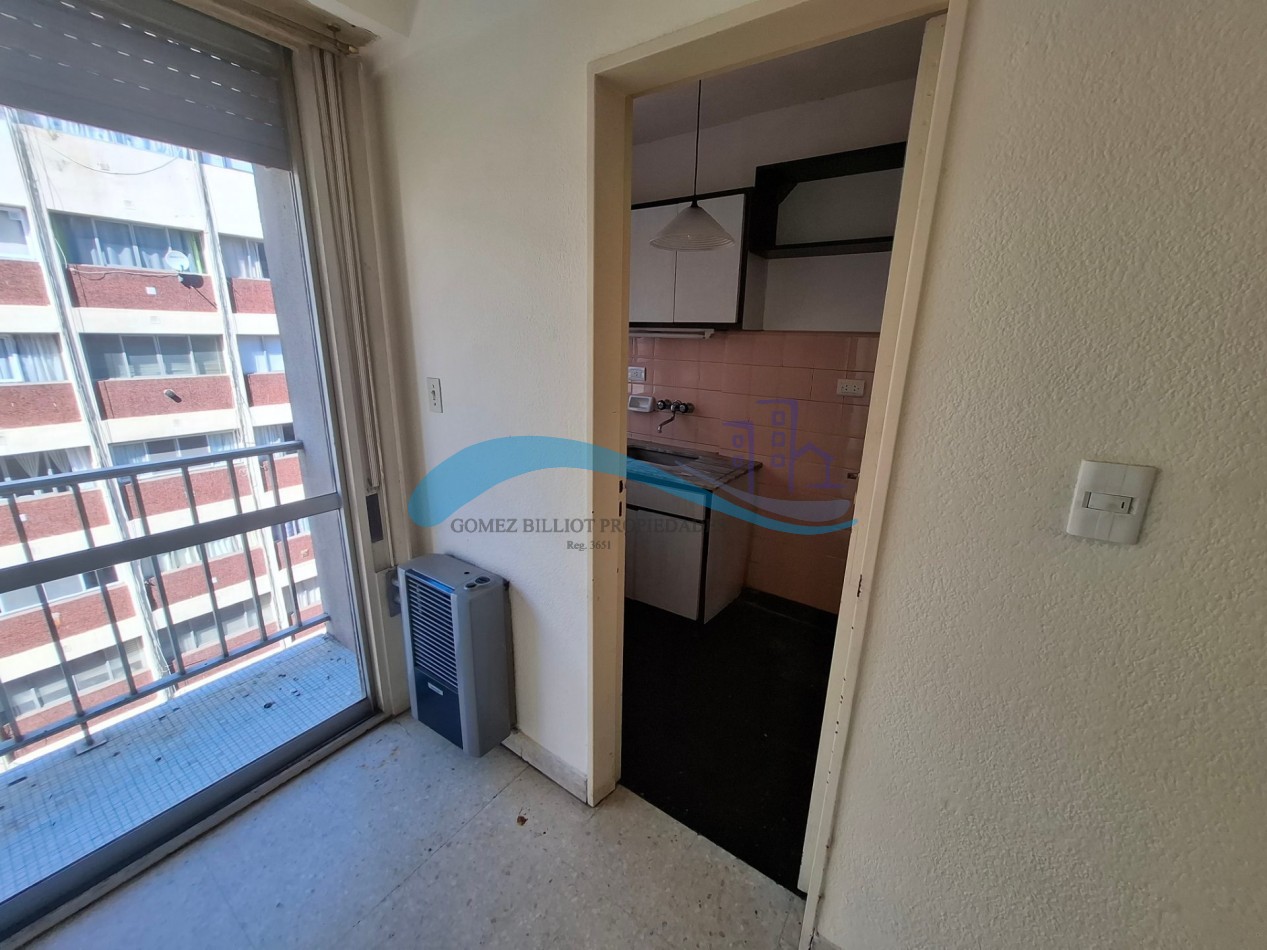 Alquiler 24 meses ambiente con balcon a la calle SIN EXPENSAS