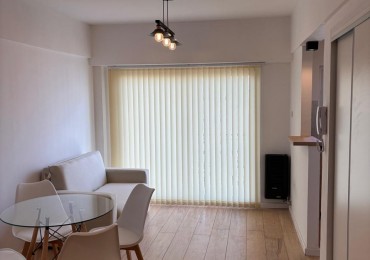 Departamento 1 ambiente a la calle con balcon saliente