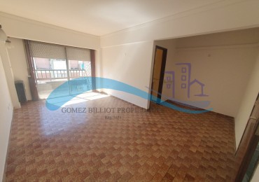 Departamento 3 ambientes a la calle con balcon