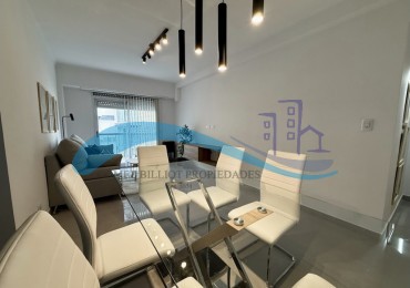 Impecable 3 ambientes a la calle con balcon
