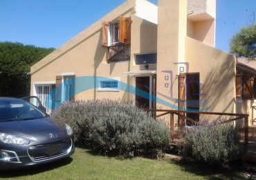 Casa 3 ambientes con parque en Chapadmalal