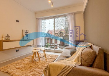 Departamento 2 ambientes con dependencia y balcon a la calle